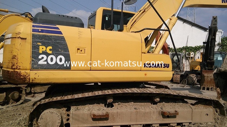 Used KOMATSU PC200-8 Excavator FOR SALE Original Made in Japan